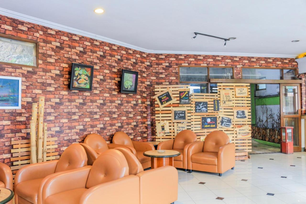 Hotel Oyo 1673 Taman Mangkubumi Indah Tasikmalaya