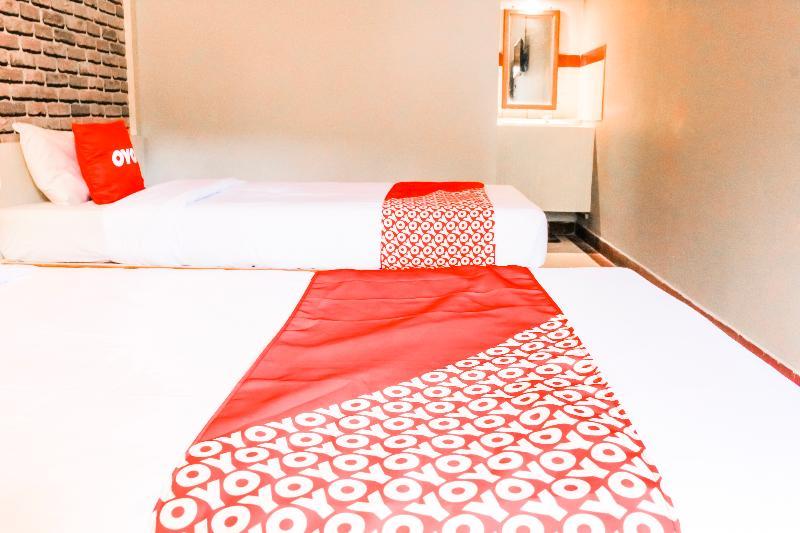 Oyo 1673 Taman Mangkubumi Indah Hotel 2*